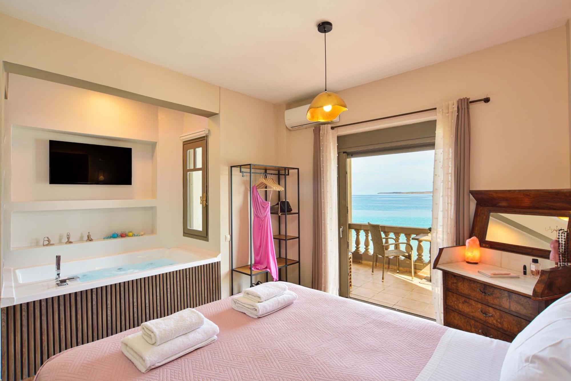 East Seafront Suite Ханья Экстерьер фото
