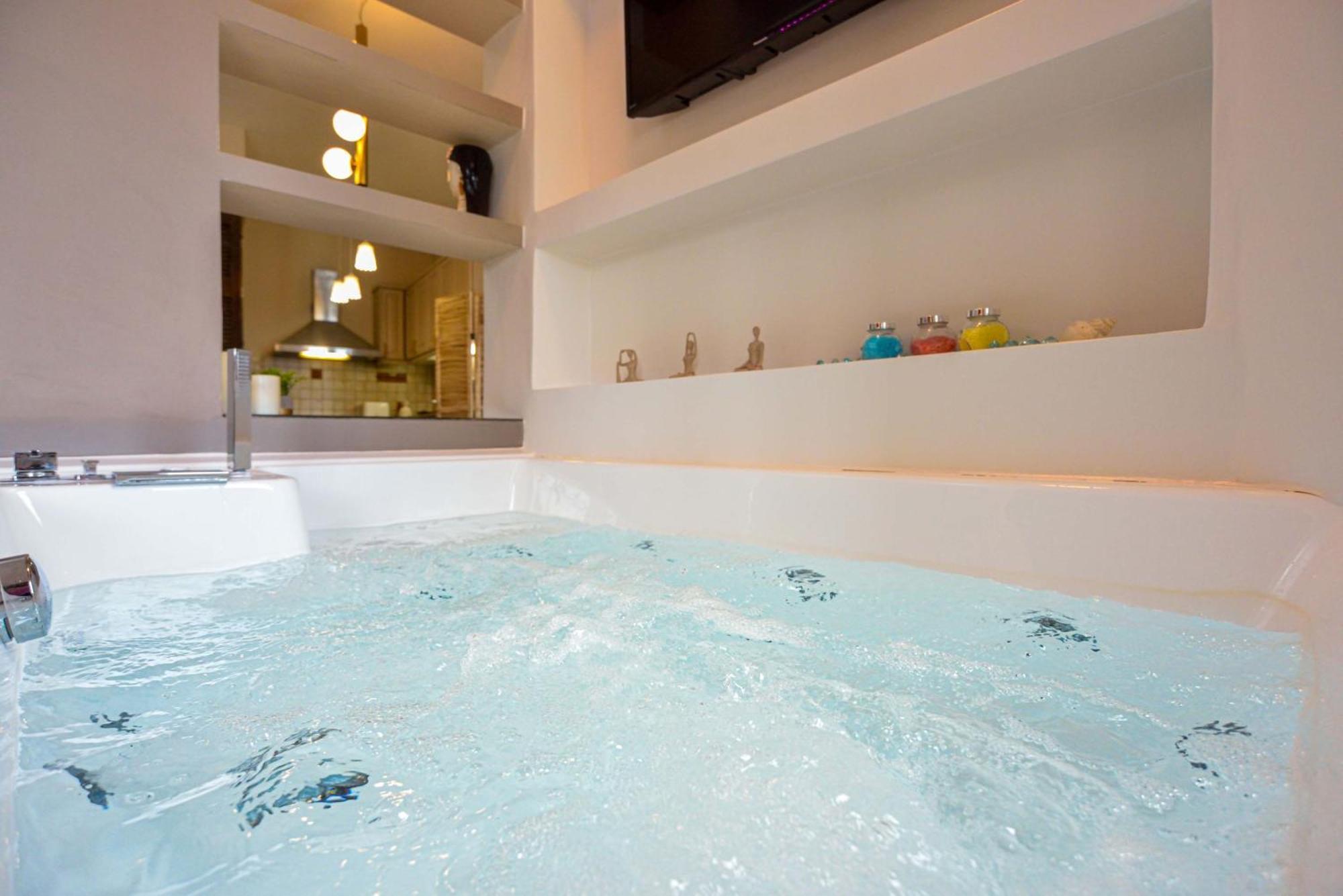 East Seafront Suite Ханья Экстерьер фото